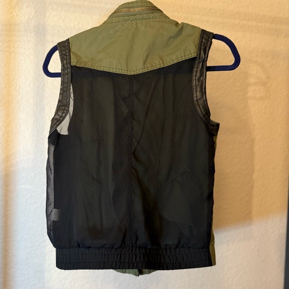 LA Hearts Military, Utility Style Army Green Mesh Back Gilet / Vest. Size M - Picture 3 of 11